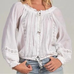 Elan Plesant Top (on or off shoulder) in White Size Large Like New